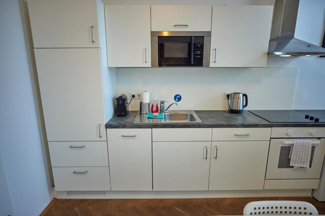 Nice Studio Close To Metro Iii Apartment *